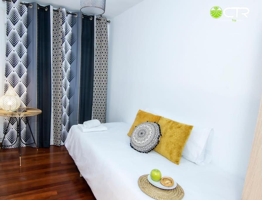 Large Complete Apartment, In The Center With Balcony Santiago de Compostela Exterior foto